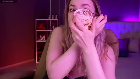 Snapshot of elina_nortas chatting on September 27, 1:10 am Elina online show from September 27, 1:10 am