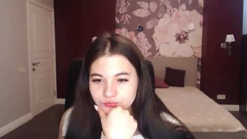 ElinaMils online show from March 11, 7:15 am