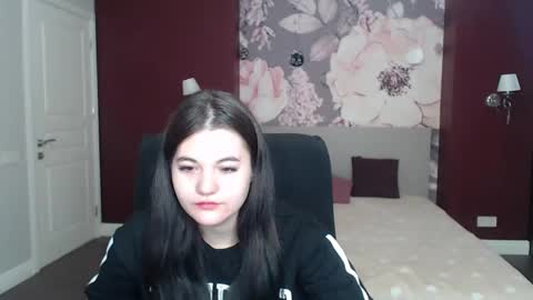 ElinaMils online show from March 12, 6:40 am