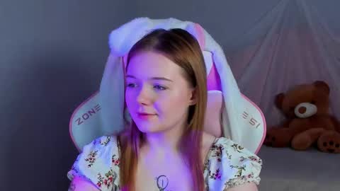 Snapshot of elinavale chatting on March 11, 7:14 am elinavale online show from March 11, 7:14 am