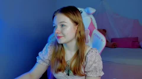 Snapshot of elinavale chatting on March 16, 5:44 am elinavale online show from March 16, 5:44 am