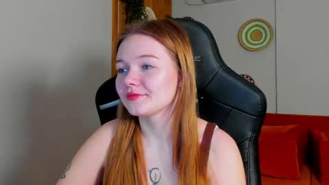 Snapshot of elinavale chatting on March 22, 5:11 am elinavale online show from March 22, 5:11 am