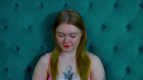 elinavale online show from May 22, 5:29 pm