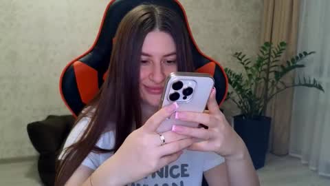 Snapshot of elinkalove chatting on November 15, 10:15 pm Elina online show from November 15, 10:15 pm