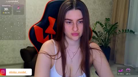 Snapshot of elinkalove chatting on December 3, 8:40 pm Elina online show from December 3, 8:40 pm