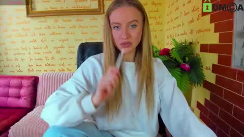 Snapshot of elinor_faith chatting on November 12, 10:48 am elinor_faith online show from November 12, 10:48 am