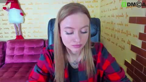 Snapshot of elinor_faith chatting on December 19, 1:07 pm elinor_faith online show from December 19, 1:07 pm