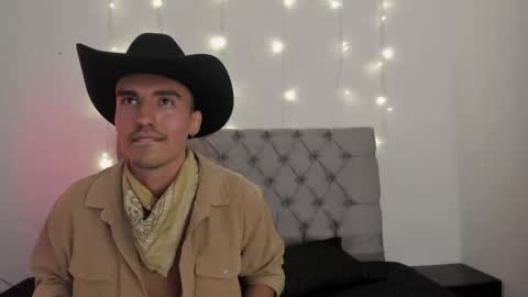 elio_dicaprio online show from November 1, 2:24 am