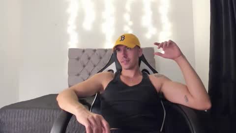 elio_dicaprio online show from November 27, 2:35 am