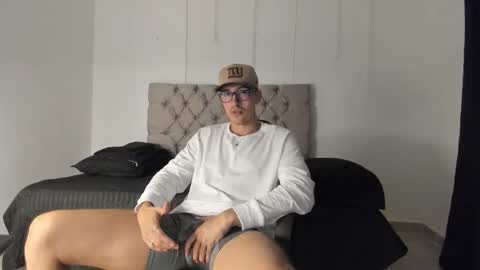 elio_dicaprio online show from December 5, 1:58 am