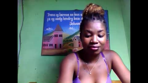 elisabeth2525 online show from February 10, 11:45 pm