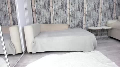 Snapshot of elisabeth_jason chatting on December 18, 5:52 pm elisabeth_jason online show from December 18, 5:52 pm