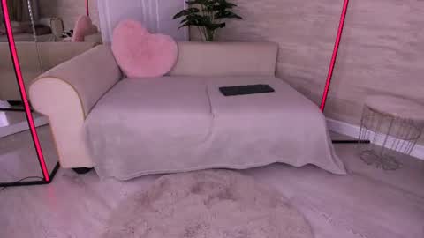 elisabeth_jason online show from July 17, 4:19 am