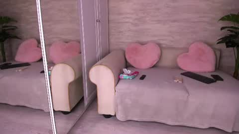 elisabeth_jason online show from July 19, 5:55 am