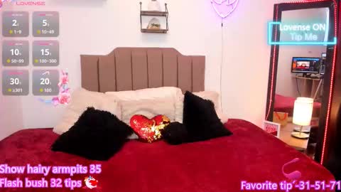 Elizabeth  online show from November 7, 12:05 pm