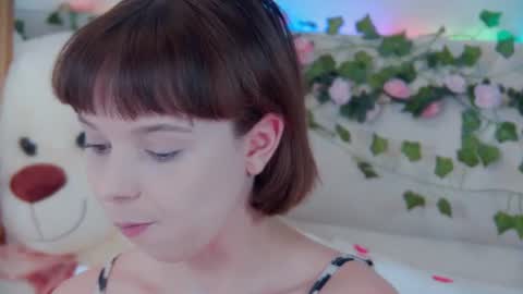ElisabethDavis online show from July 6, 3:47 pm