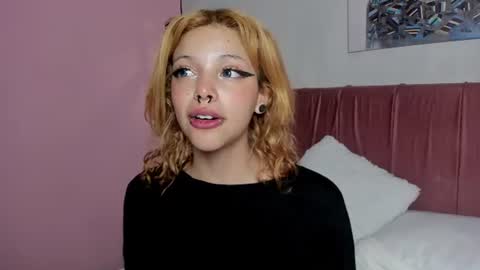 elisabethflores online show from June 25, 5:23 am