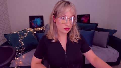 Elisabeth online show from February 17, 8:36 pm