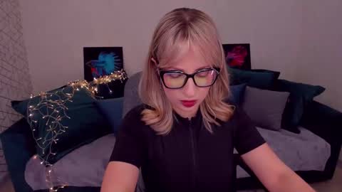 Elisabeth online show from February 18, 2:27 pm