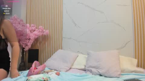 Elisa online show from March 23, 11:14 am