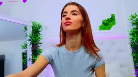 Snapshot of elisacharm chatting on November 12, 3:51 am ElisaCharm online show from November 12, 3:51 am