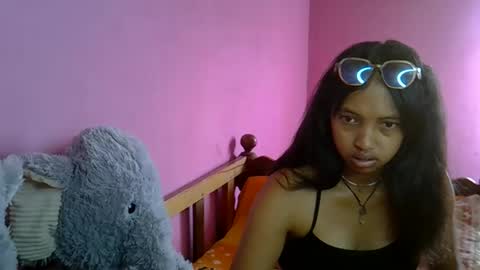 elisah01 online show from February 6, 4:28 am