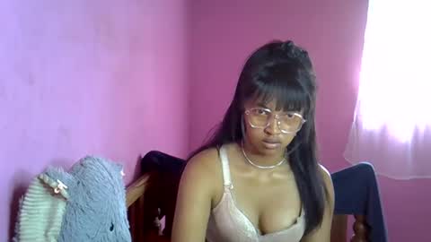 elisah01 online show from June 7, 5:00 am