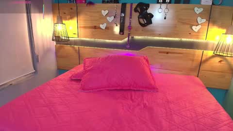 Elisa Sue online show from February 19, 4:19 am