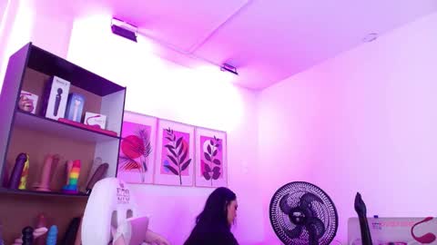 Snapshot of elisce_cloudd chatting on November 15, 12:02 pm Elisce cloud online show from November 15, 12:02 pm