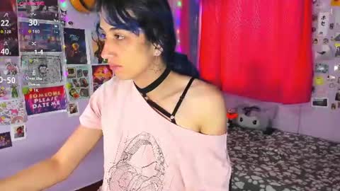 Snapshot of elisdarling chatting on June 17, 9:27 pm elisdarling online show from June 17, 9:27 pm