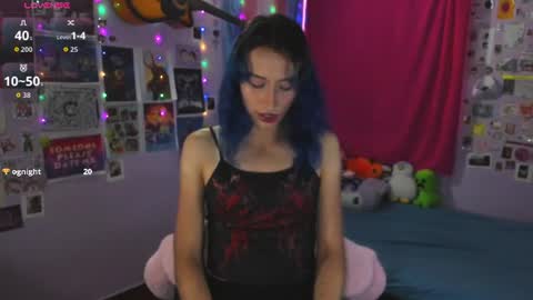 Snapshot of elisdarling chatting on June 23, 8:51 pm elisdarling online show from June 23, 8:51 pm