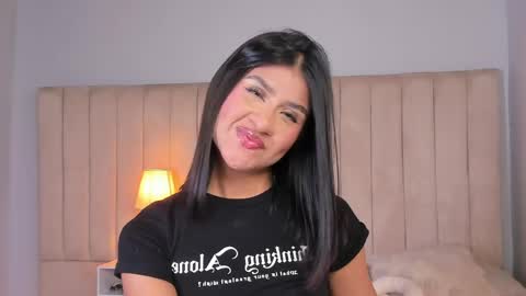 Snapshot of elise_diamond chatting on May 26, 12:17 am Elise diamond online show from May 26, 12:17 am