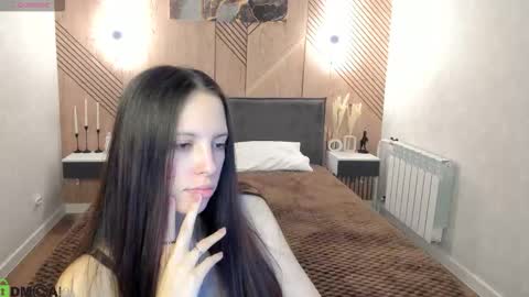 Snapshot of elise_robbie chatting on March 5, 1:12 am Elise online show from March 5, 1:12 am