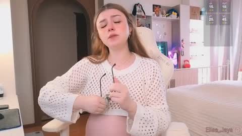 Elise    online show from October 12, 12:15 pm