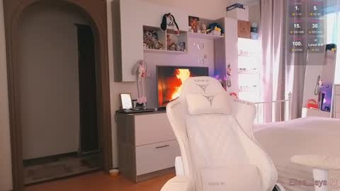 Elise    online show from October 17, 12:08 pm