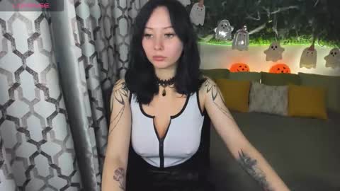 EliseRoyalty online show from November 4, 10:14 am