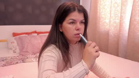 Elly online show from October 22, 8:25 am