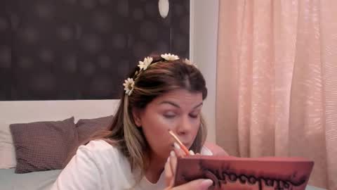 Elly online show from December 5, 8:45 am