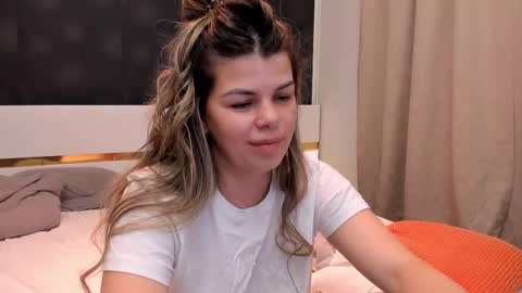 Elly online show from March 14, 9:09 pm