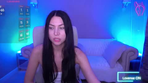 elisevelour online show from November 20, 5:45 pm