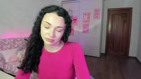 Snapshot of elisskriter chatting on June 15, 12:18 pm Eliss online show from June 15, 12:18 pm