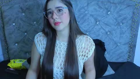 elisvega online show from February 18, 8:05 pm