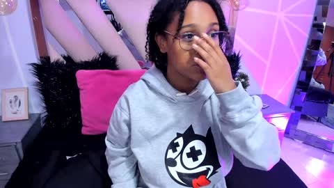 elit noa online show from January 13, 7:21 pm