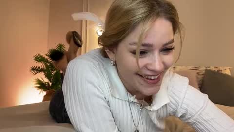 Stephanie online show from December 14, 5:51 pm