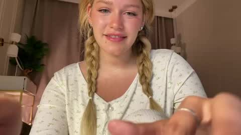 Stephanie online show from May 17, 8:49 pm
