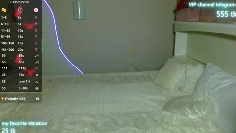 Eliz online show from October 1, 11:11 pm