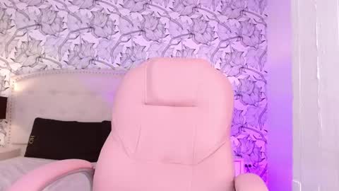 Eliza online show from December 14, 2:01 am