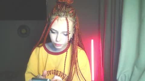 Snapshot of eliza_sadcat chatting on March 5, 5:18 pm Elizabeth online show from March 5, 5:18 pm