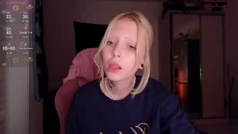 Snapshot of eliza_sadcat chatting on October 12, 7:13 pm Elizabeth online show from October 12, 7:13 pm