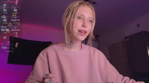 Snapshot of eliza_sadcat chatting on October 13, 9:59 pm Elizabeth online show from October 13, 9:59 pm